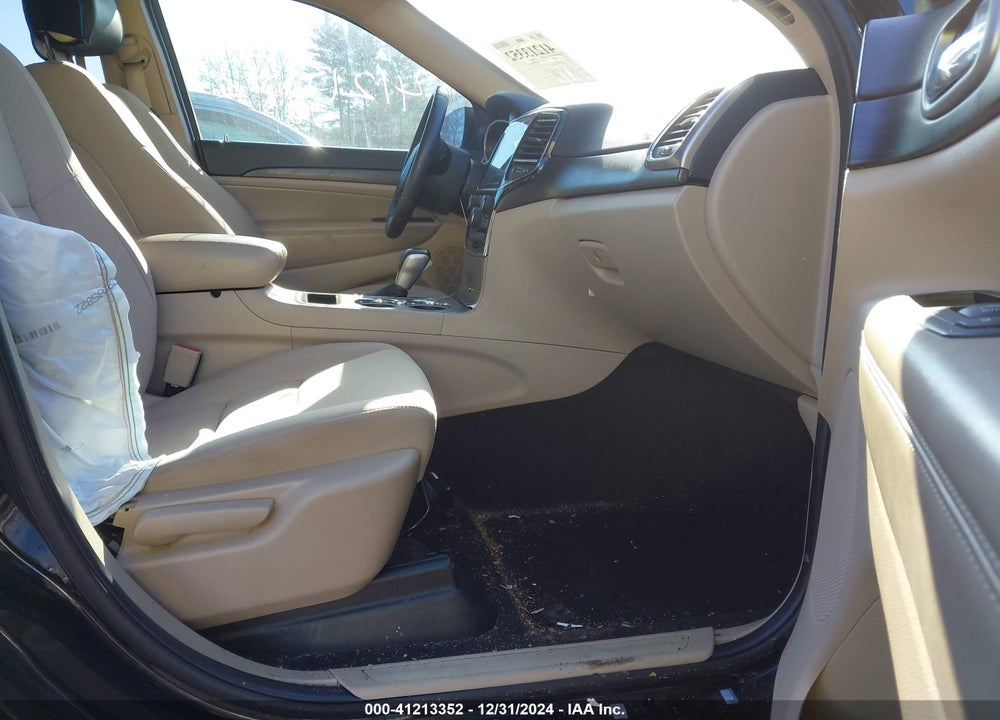 2022 JEEP GRAND CHEROKEE WK LAREDO E 4X2 VIN: 1C4RJEAG2NC180519