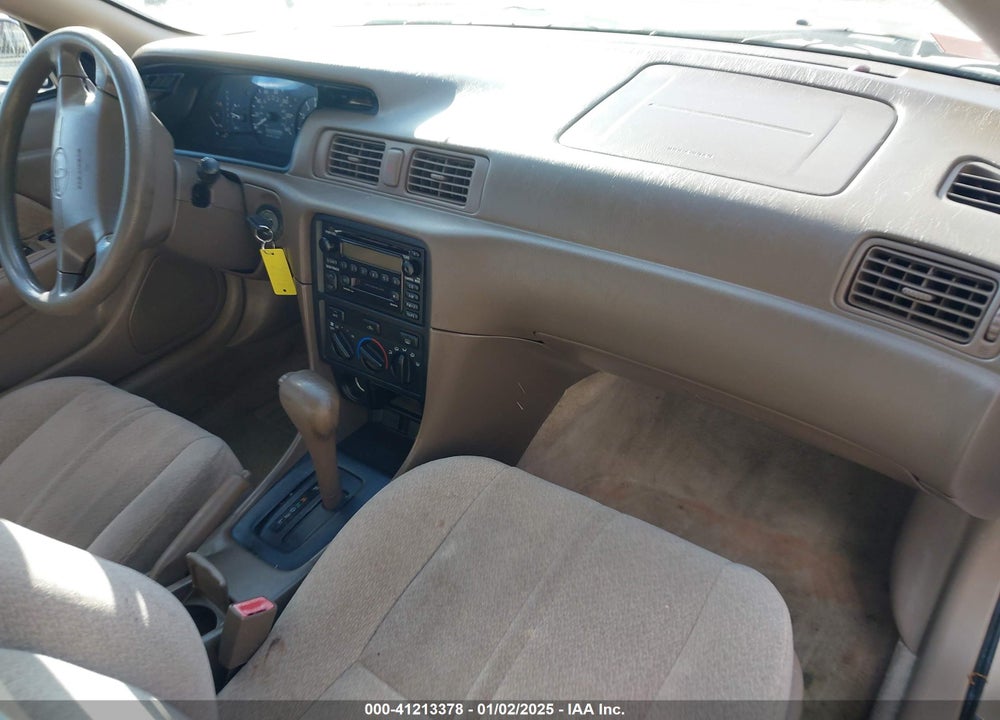 2000 TOYOTA CAMRY LE VIN: JT2BG22K9Y0443301