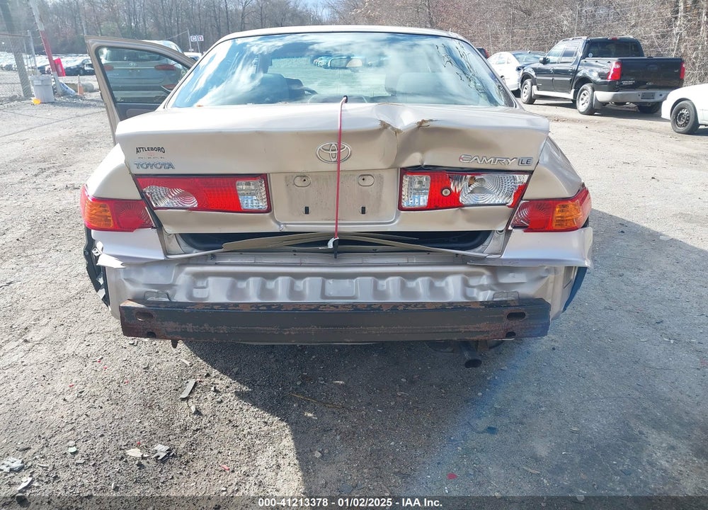 2000 TOYOTA CAMRY LE VIN: JT2BG22K9Y0443301