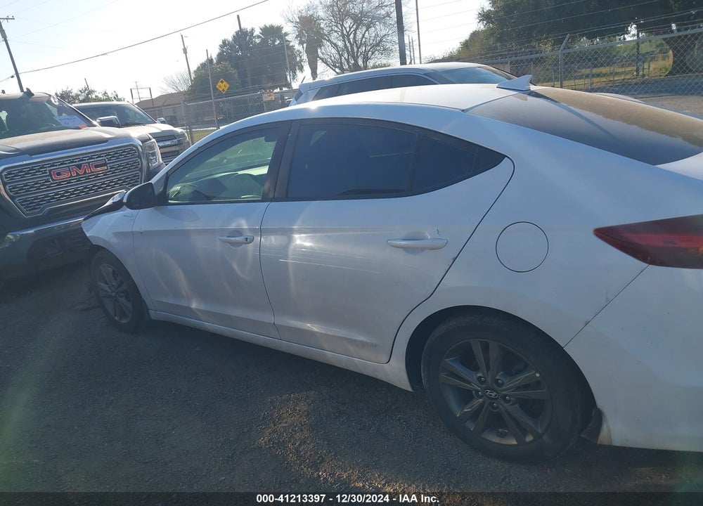 2018 HYUNDAI ELANTRA VIN: 5NPD84LF8JH345086