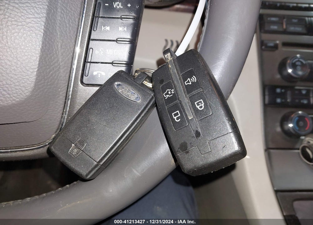 2011 FORD TAURUS LIMITED VIN: 1FAHP2FW9BG101995