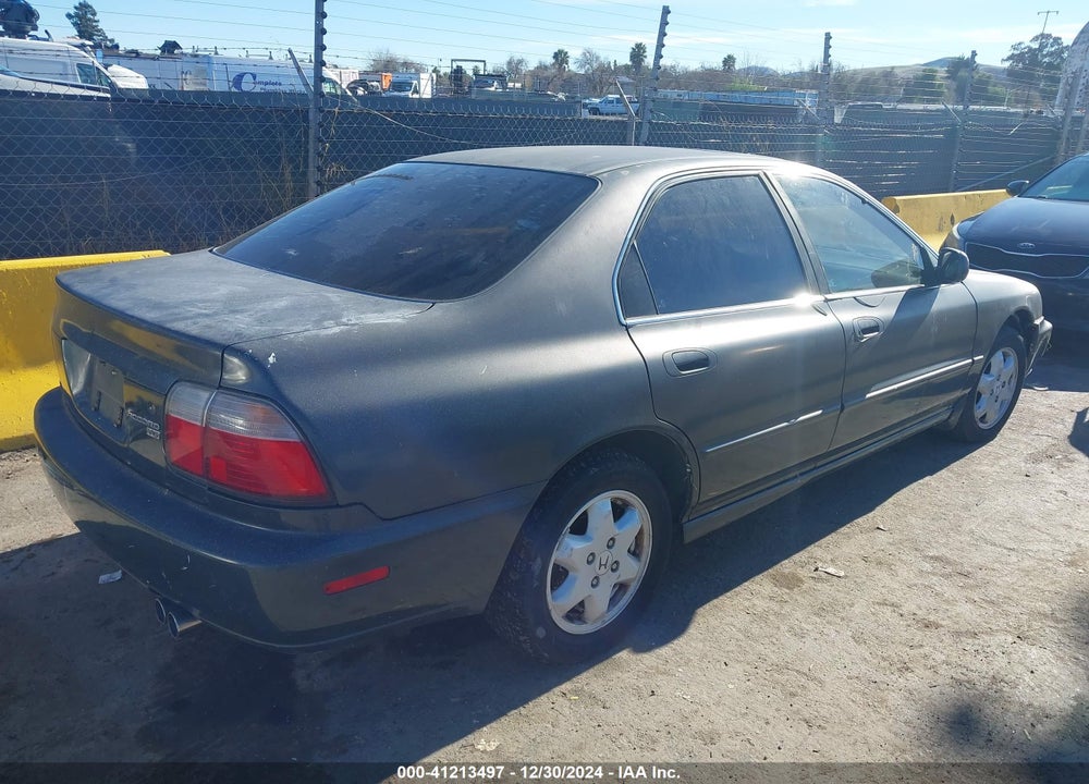 1997 HONDA ACCORD EX V6 VIN: 1HGCE667XVA020166
