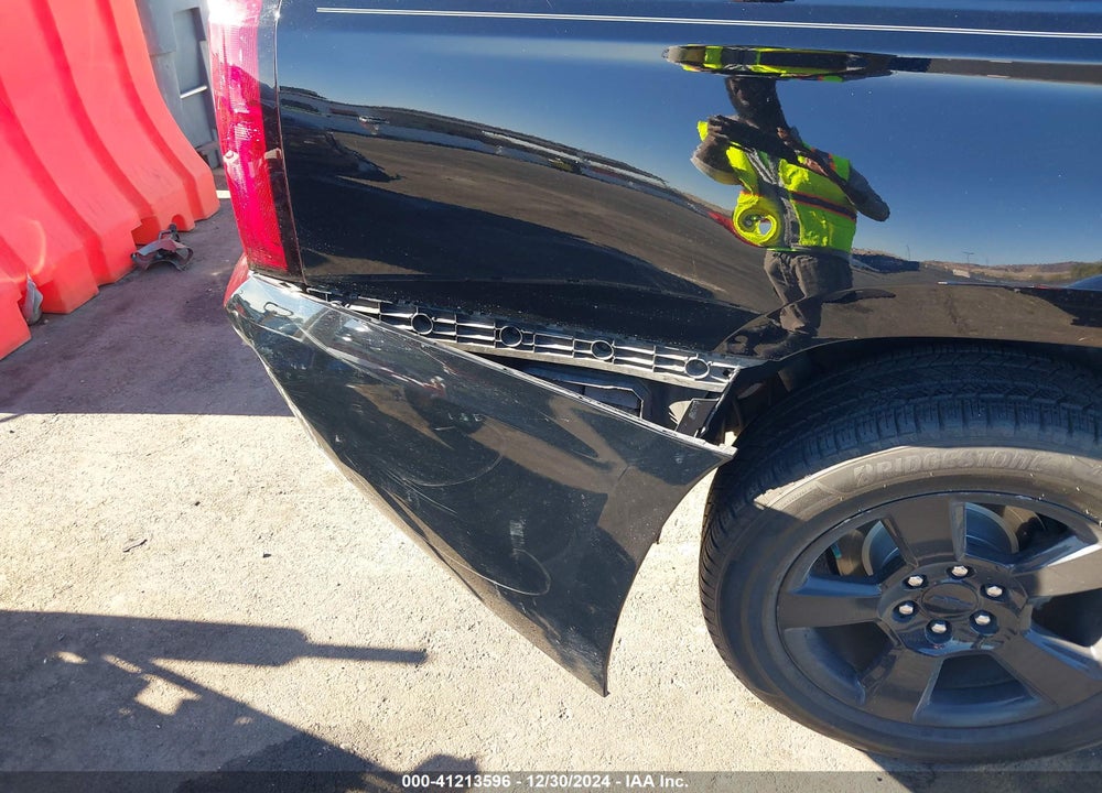 2020 CHEVROLET SUBURBAN 2WD LT VIN: 1GNSCHKC8LR189560