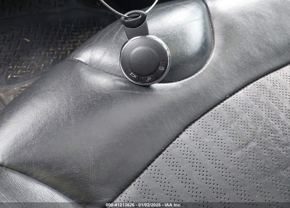 2010 MINI COOPER CLUBMAN VIN: WMWML3C55ATX38343