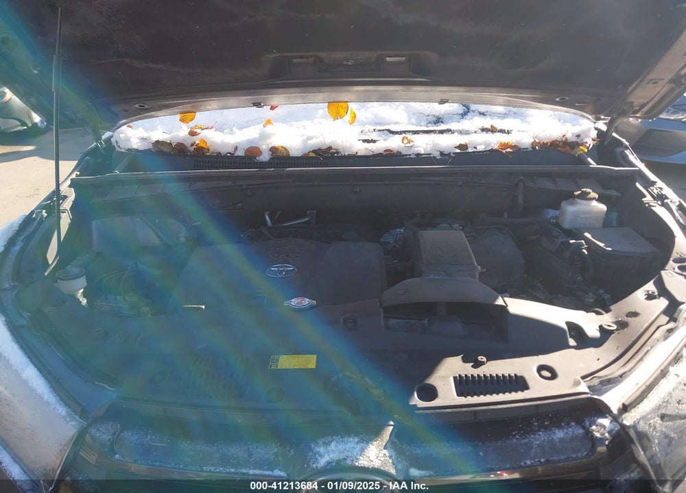 2019 TOYOTA HIGHLANDER SE VIN: 5TDJZRFH8KS932362