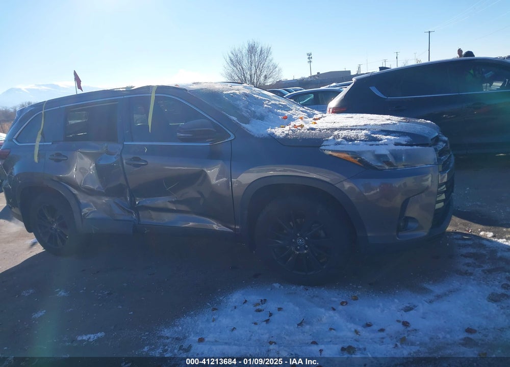 2019 TOYOTA HIGHLANDER SE VIN: 5TDJZRFH8KS932362