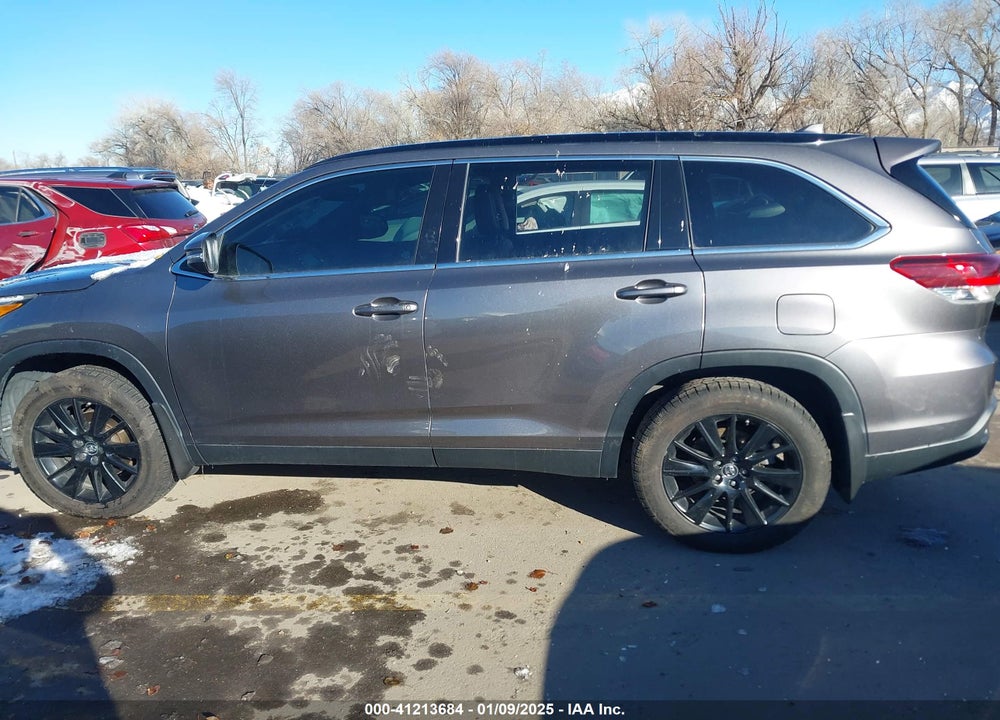 2019 TOYOTA HIGHLANDER SE VIN: 5TDJZRFH8KS932362