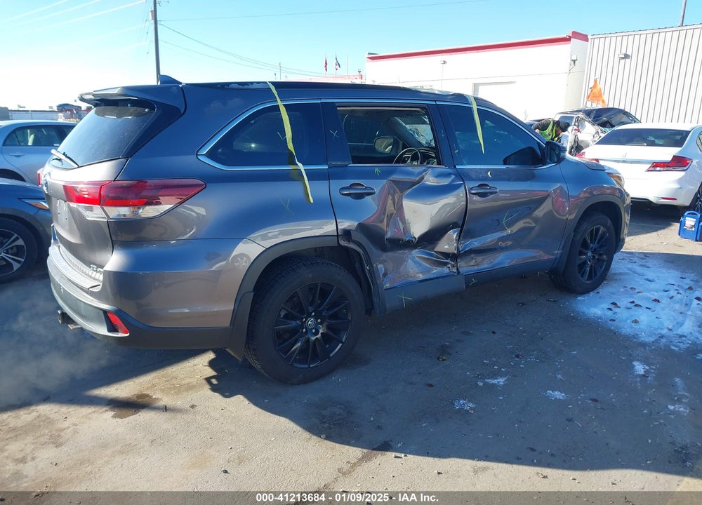 2019 TOYOTA HIGHLANDER SE VIN: 5TDJZRFH8KS932362