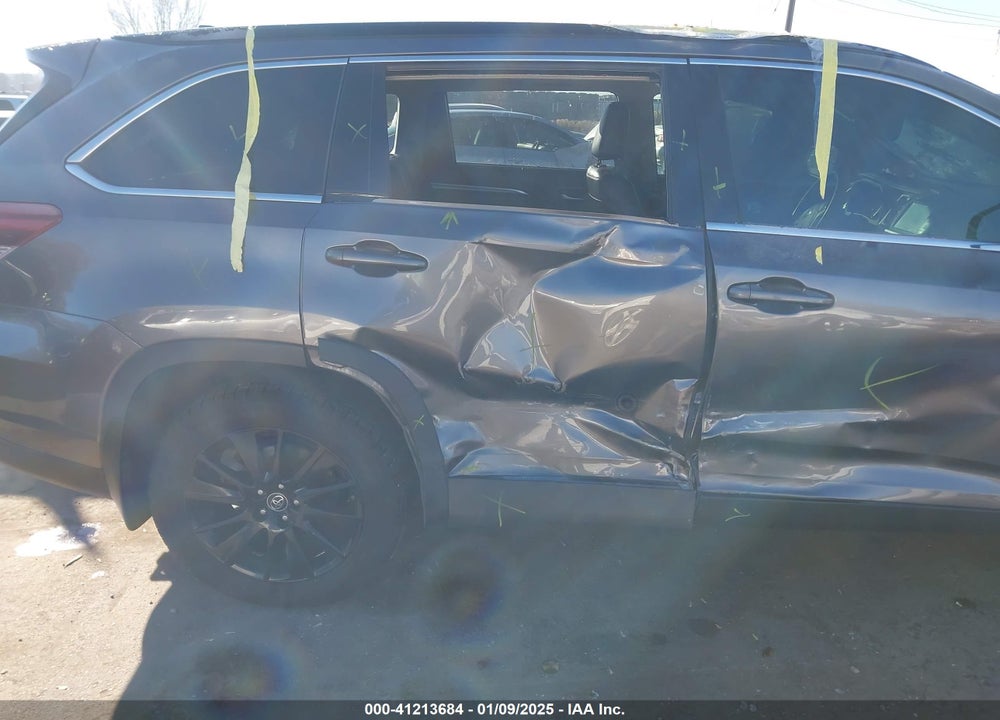 2019 TOYOTA HIGHLANDER SE VIN: 5TDJZRFH8KS932362