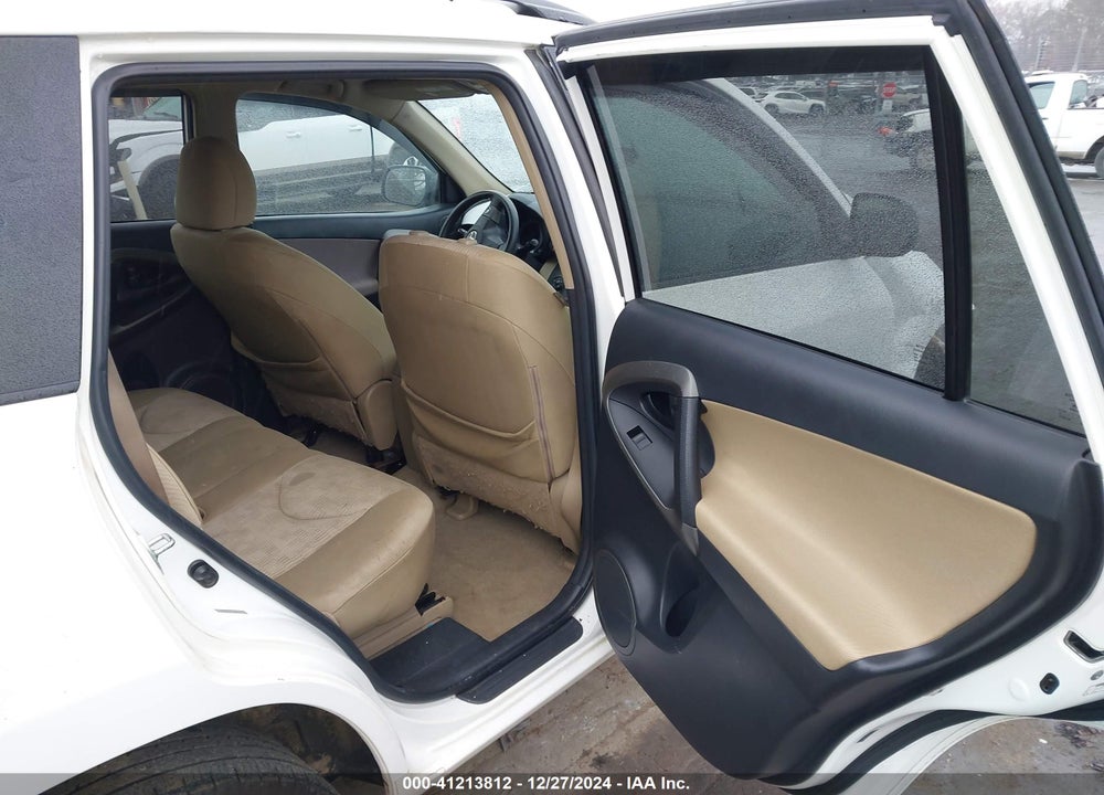 2010 TOYOTA RAV4 VIN: 2T3KF4DV1AW038645