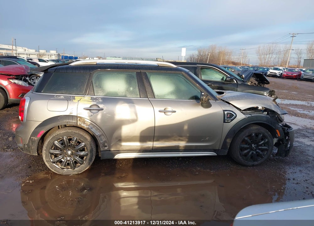 2017 MINI COUNTRYMAN COOPER S VIN: WMZYT5C37H3D80951