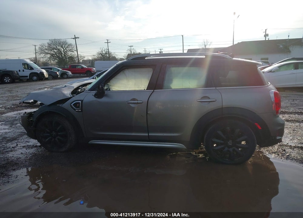 2017 MINI COUNTRYMAN COOPER S VIN: WMZYT5C37H3D80951