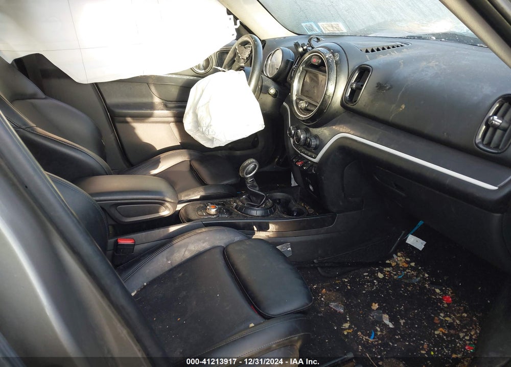 2017 MINI COUNTRYMAN COOPER S VIN: WMZYT5C37H3D80951