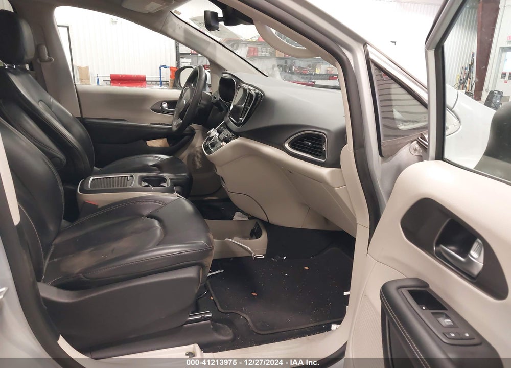 2023 CHRYSLER PACIFICA TOURING L VIN: 2C4RC1BG9PR594599