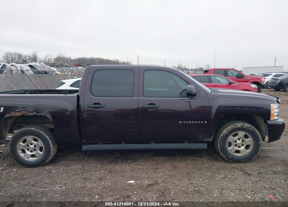 2008 CHEVROLET SILVERADO 1500 LT1 VIN: 2GCEK13M581208122