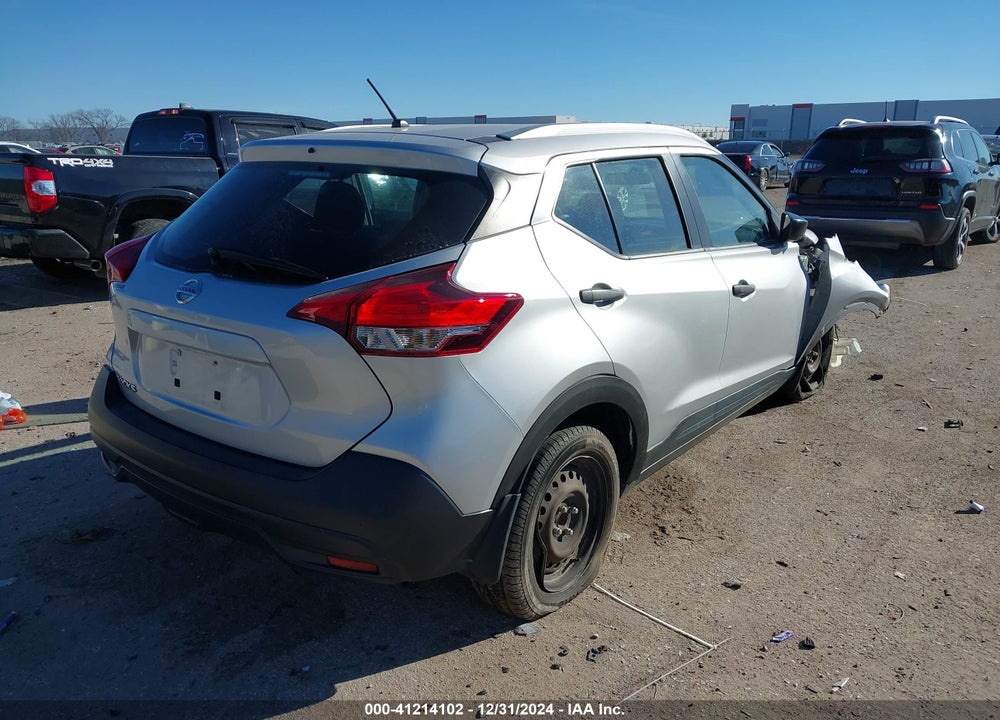 2018 NISSAN KICKS S VIN: 3N1CP5CU1JL517402