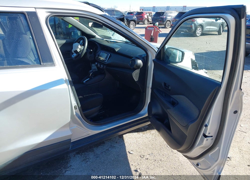 2018 NISSAN KICKS S VIN: 3N1CP5CU1JL517402