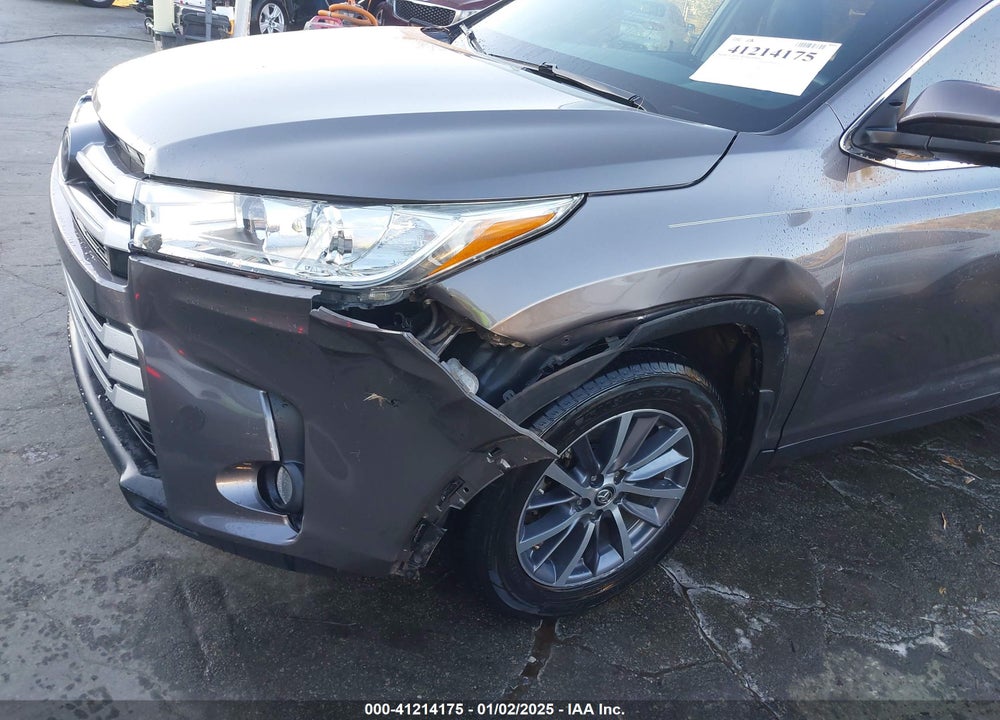 2019 TOYOTA HIGHLANDER XLE VIN: 5TDJZRFH4KS620734