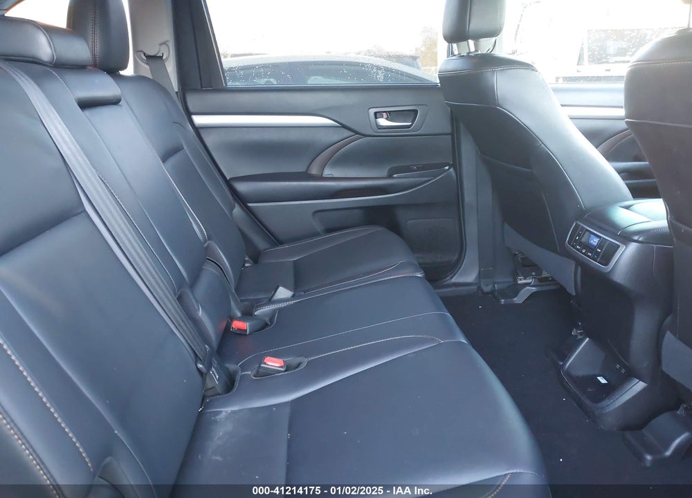 2019 TOYOTA HIGHLANDER XLE VIN: 5TDJZRFH4KS620734