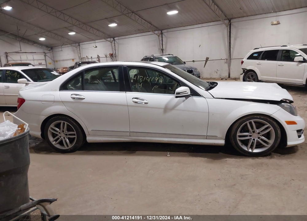 2014 MERCEDES-BENZ C 300 LUXURY 4MATIC/SPORT 4MATIC VIN: WDDGF8AB8ER318002