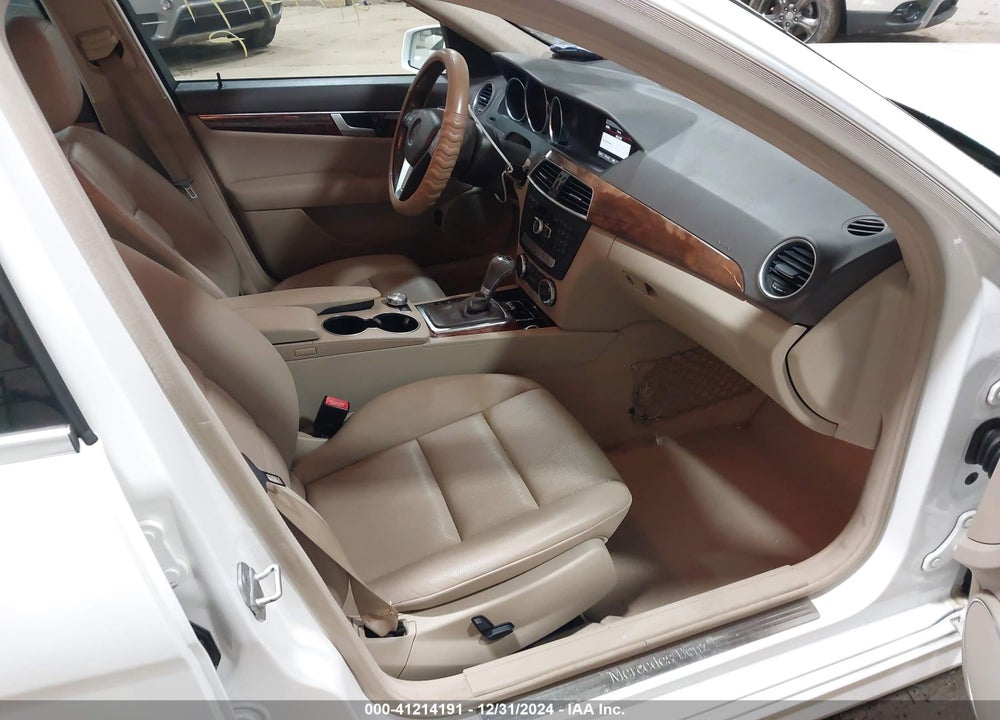 2014 MERCEDES-BENZ C 300 LUXURY 4MATIC/SPORT 4MATIC VIN: WDDGF8AB8ER318002