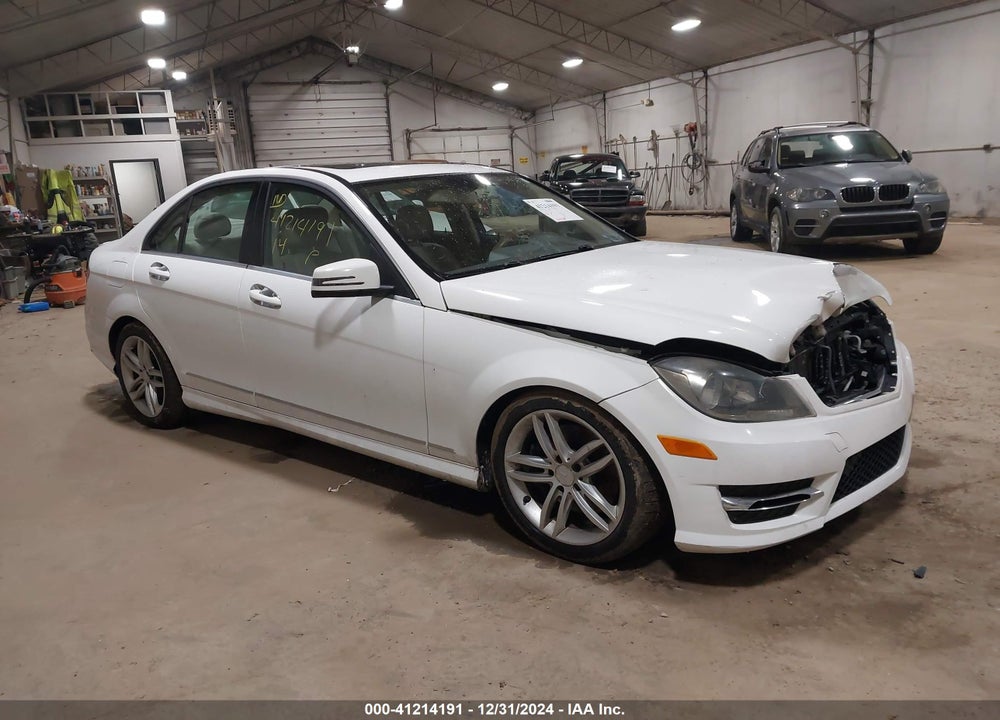 2014 MERCEDES-BENZ C 300 LUXURY 4MATIC/SPORT 4MATIC VIN: WDDGF8AB8ER318002