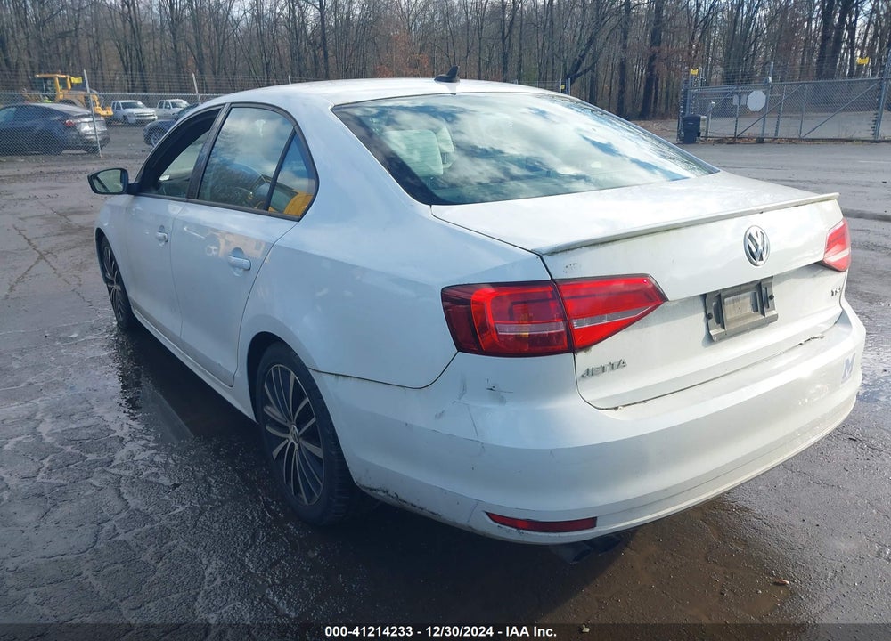 2015 VOLKSWAGEN JETTA 1.8T SPORT VIN: 3VWD17AJ0FM215055