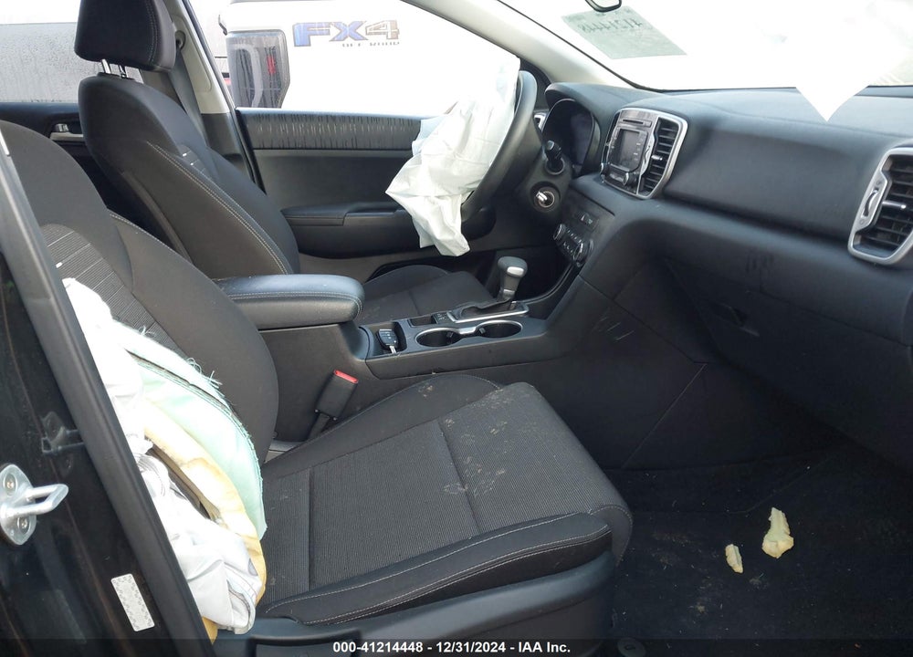 2018 KIA SPORTAGE LX VIN: KNDPMCAC6J7435871