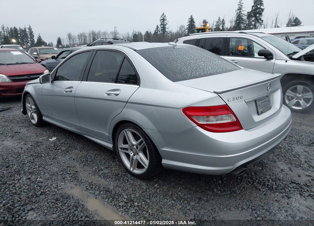 2010 MERCEDES-BENZ C 300 LUXURY/SPORT VIN: WDDGF5EB0AR093870