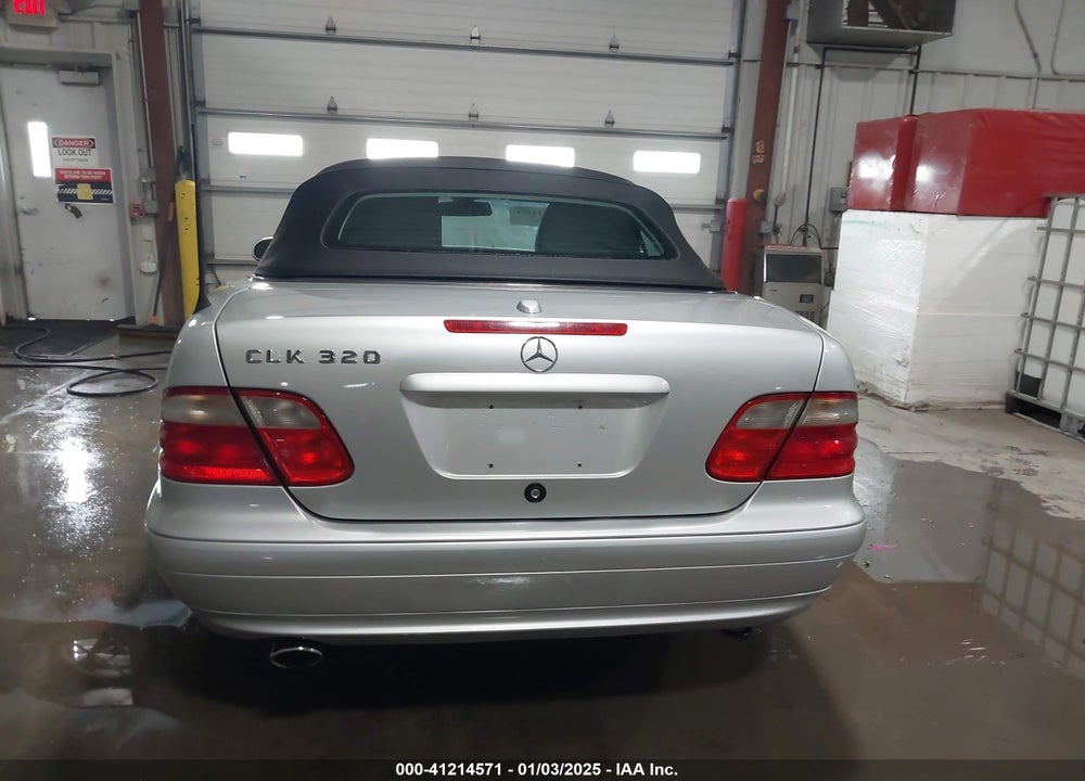 2002 MERCEDES-BENZ CLK 320 VIN: WDBLK65GX2T114801