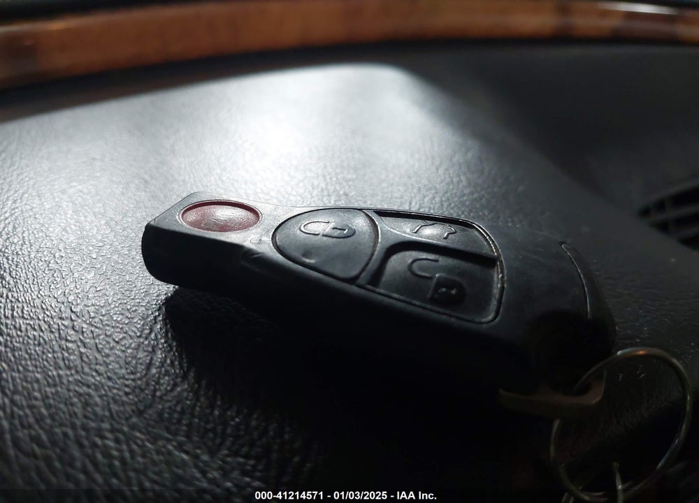 2002 MERCEDES-BENZ CLK 320 VIN: WDBLK65GX2T114801
