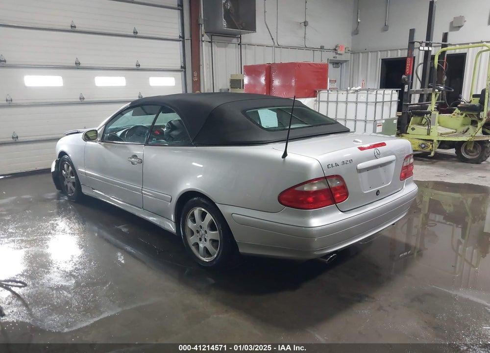 2002 MERCEDES-BENZ CLK 320 VIN: WDBLK65GX2T114801