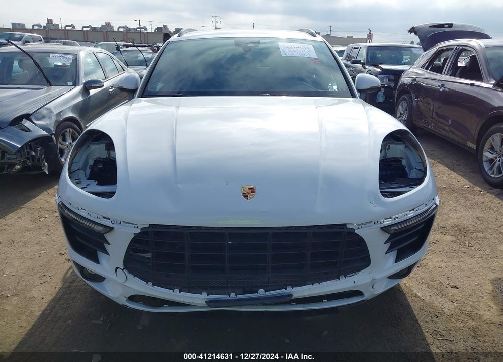 2018 PORSCHE MACAN VIN: WP1AA2A58JLB23812