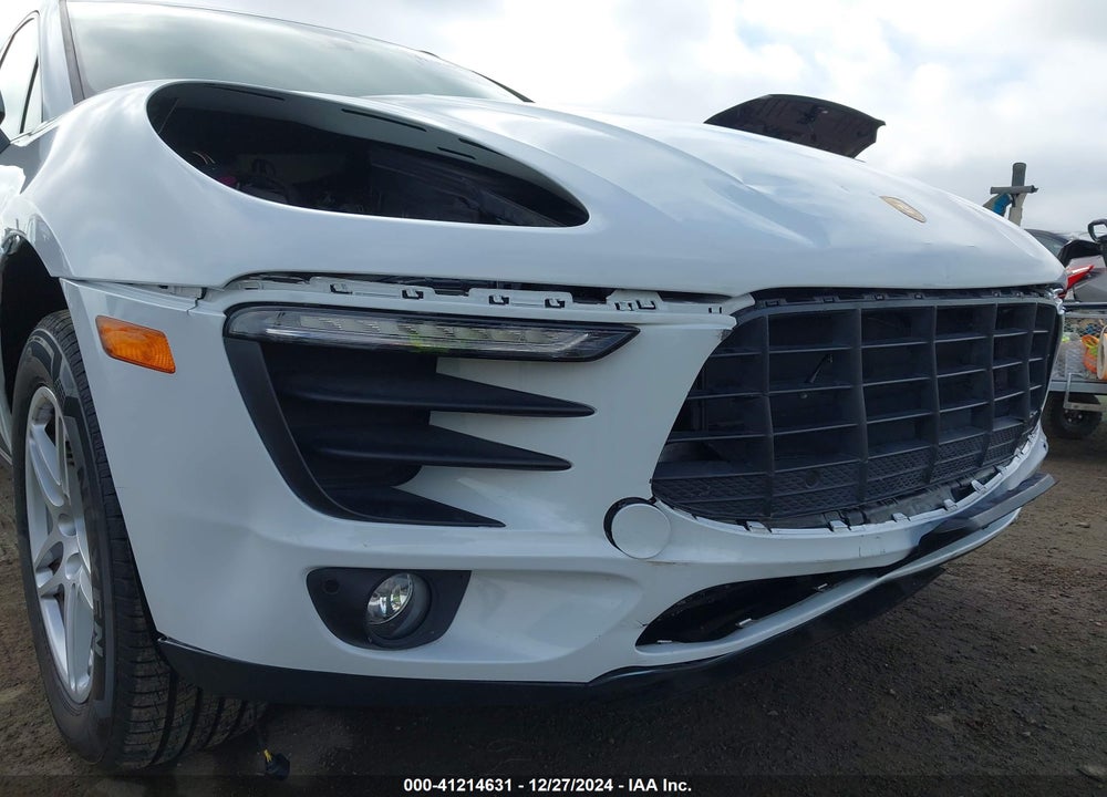 2018 PORSCHE MACAN VIN: WP1AA2A58JLB23812