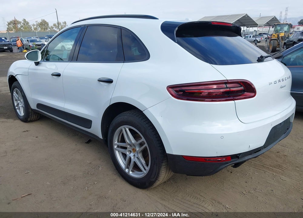 2018 PORSCHE MACAN VIN: WP1AA2A58JLB23812