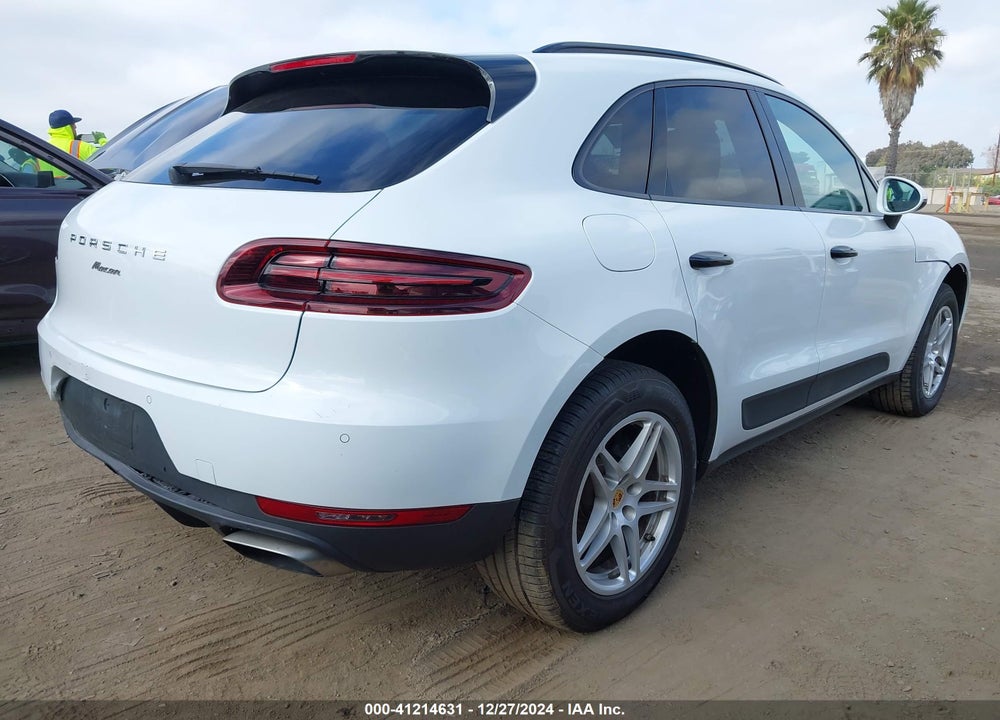 2018 PORSCHE MACAN VIN: WP1AA2A58JLB23812