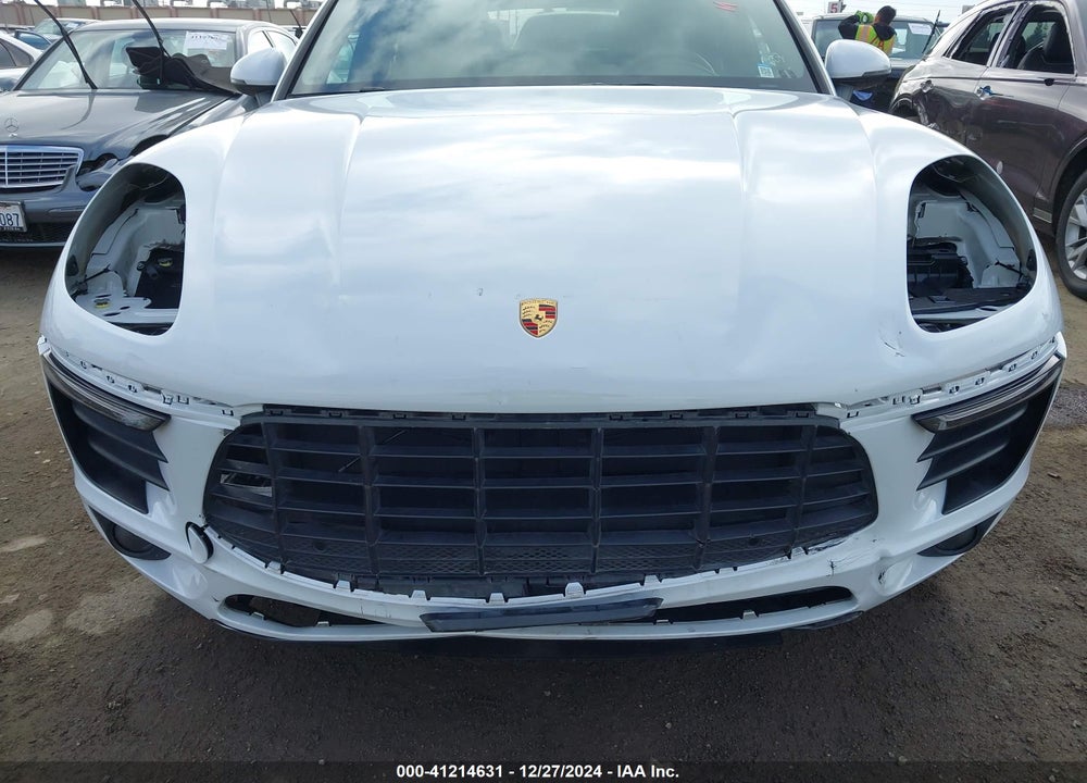 2018 PORSCHE MACAN VIN: WP1AA2A58JLB23812