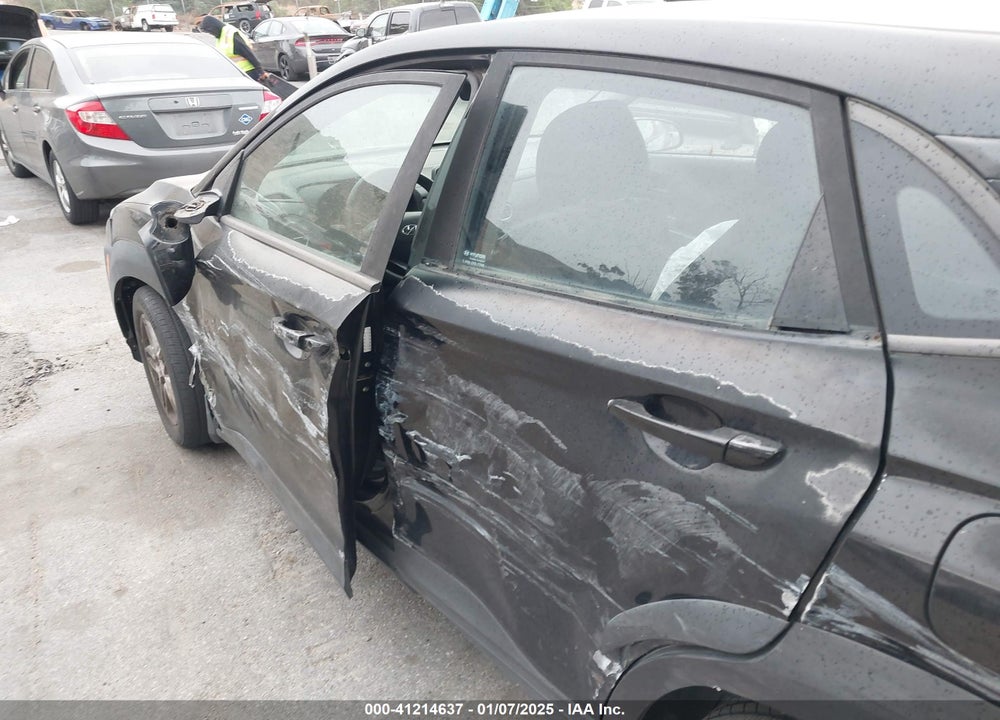 2018 HYUNDAI KONA SE VIN: KM8K12AA5JU090518
