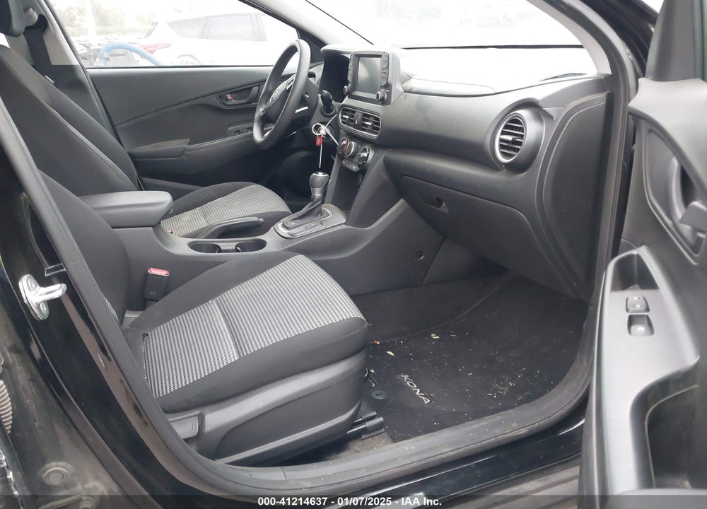 2018 HYUNDAI KONA SE VIN: KM8K12AA5JU090518