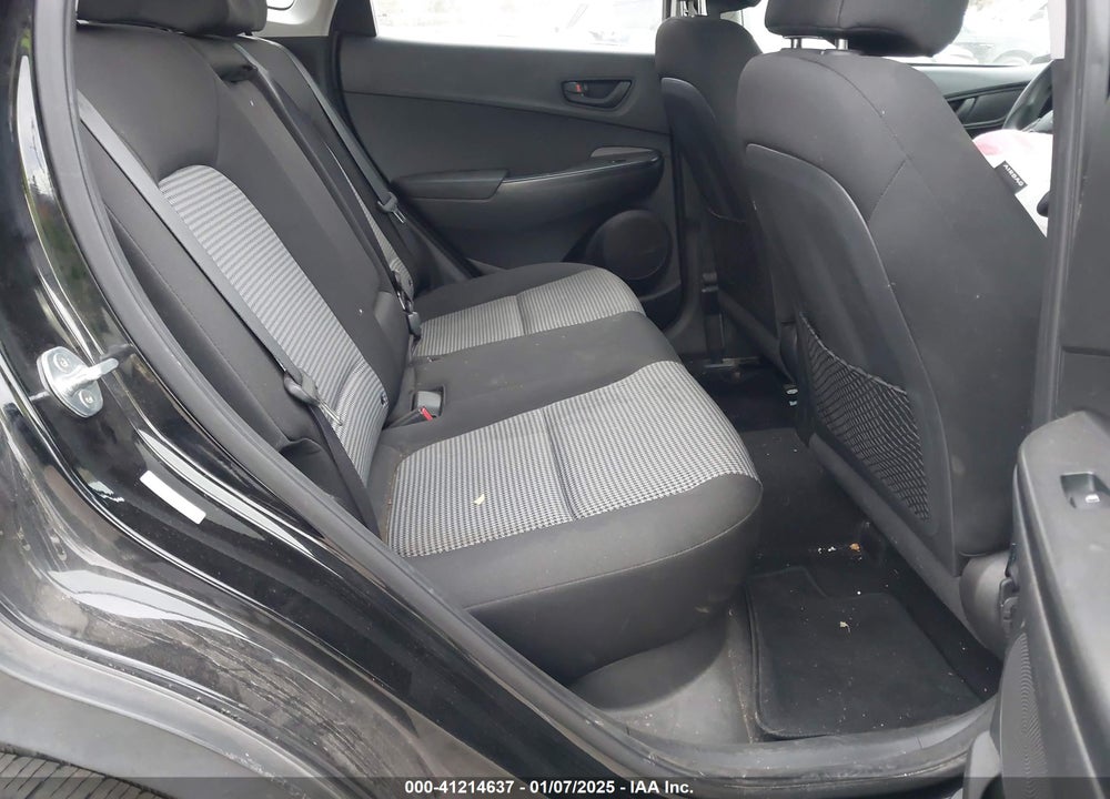 2018 HYUNDAI KONA SE VIN: KM8K12AA5JU090518