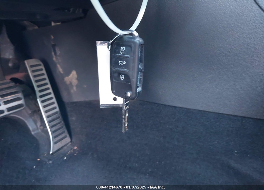 2018 VOLKSWAGEN PASSAT VIN: 1VWAA7A37JC020276