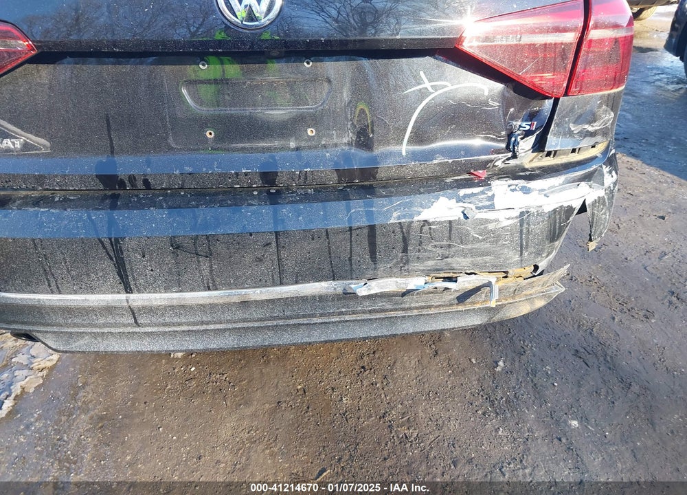 2018 VOLKSWAGEN PASSAT VIN: 1VWAA7A37JC020276