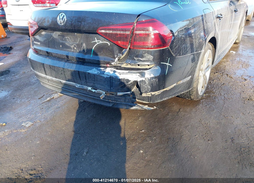 2018 VOLKSWAGEN PASSAT VIN: 1VWAA7A37JC020276