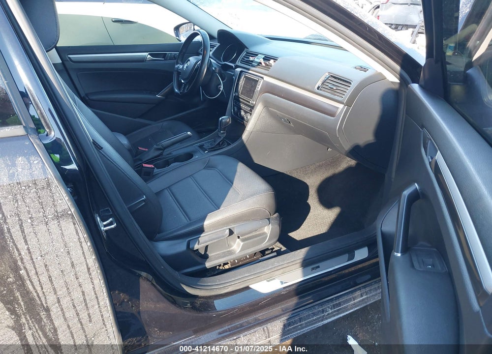 2018 VOLKSWAGEN PASSAT VIN: 1VWAA7A37JC020276