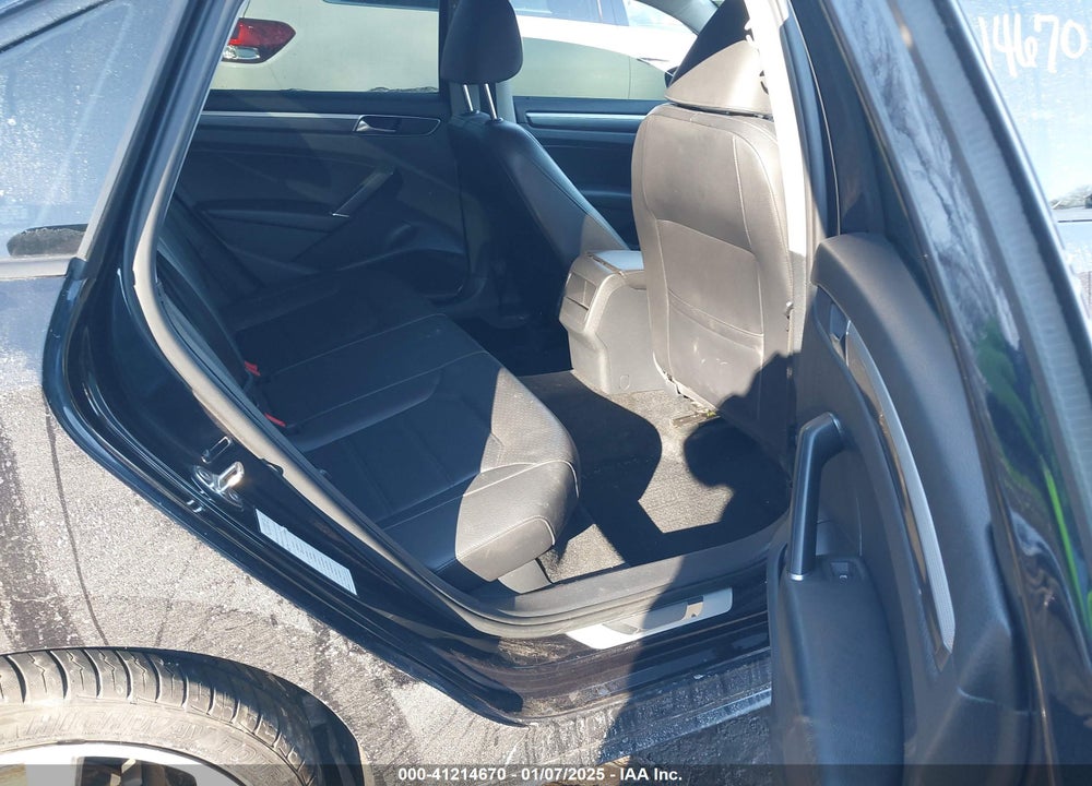 2018 VOLKSWAGEN PASSAT VIN: 1VWAA7A37JC020276