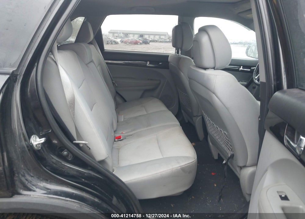 2011 KIA SORENTO LX VIN: 5XYKT3A19BG144894