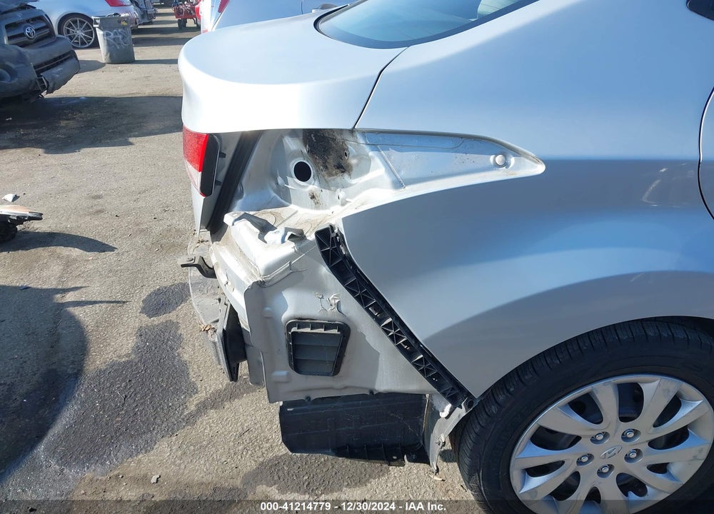 2012 HYUNDAI ELANTRA GLS VIN: 5NPDH4AE4CH130642