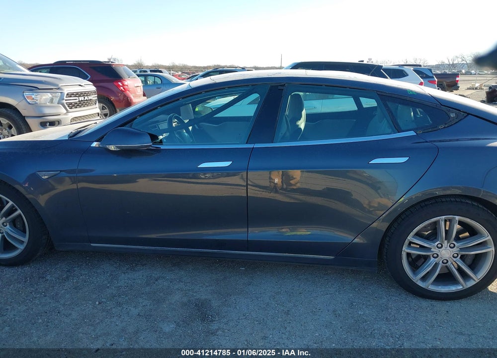 2016 TESLA MODEL S VIN: 5YJSA1E20GF128496