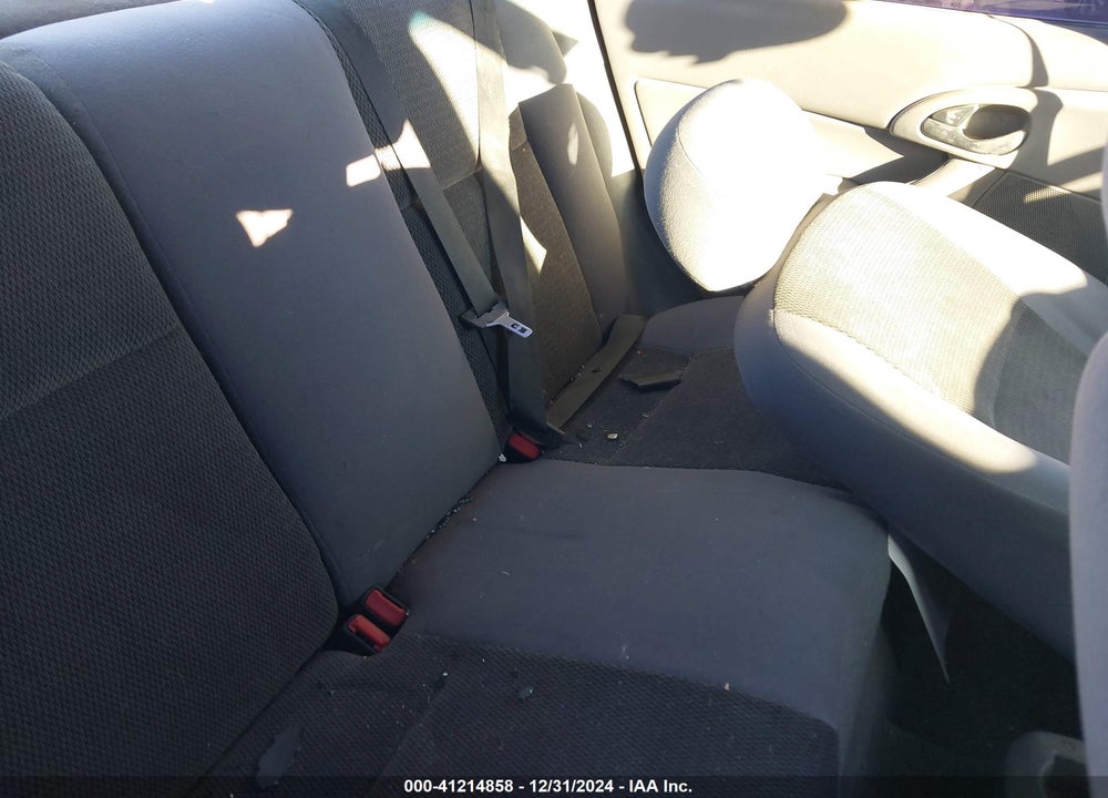2004 FORD FOCUS LX VIN: 1FAFP33P04W127131