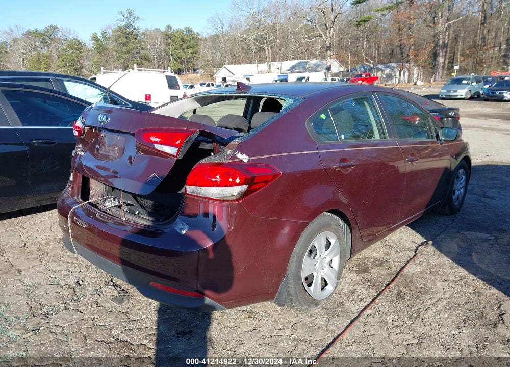 2018 KIA FORTE LX VIN: 3KPFK4A79JE169188